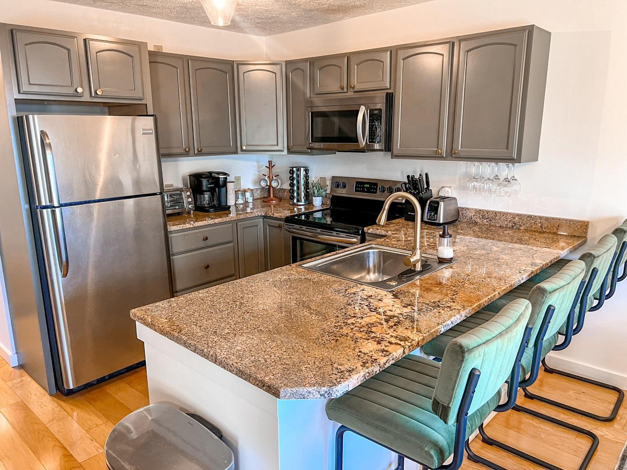 Remodeled Summit Condo At Snowshoe - Modern & Cozy Exterior photo