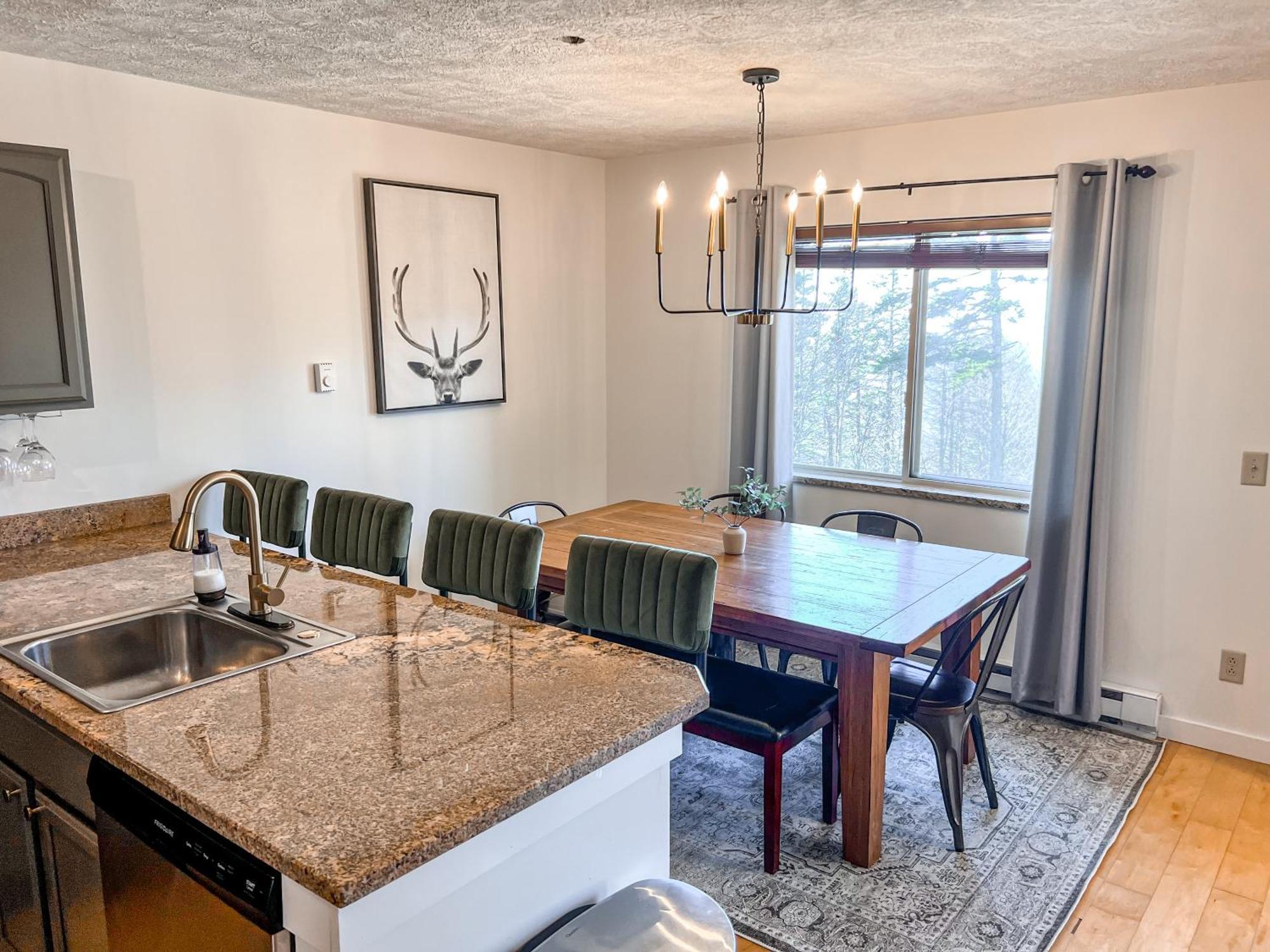 Remodeled Summit Condo At Snowshoe - Modern & Cozy Exterior photo